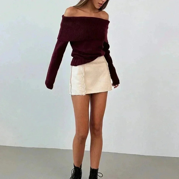 Burgundy Casual Women's Off-Shoulder Long-Sleeve Knitted Sweater - Picture 3 of 6